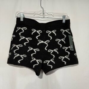 Black and White Bow‎ Sweater Shorts
